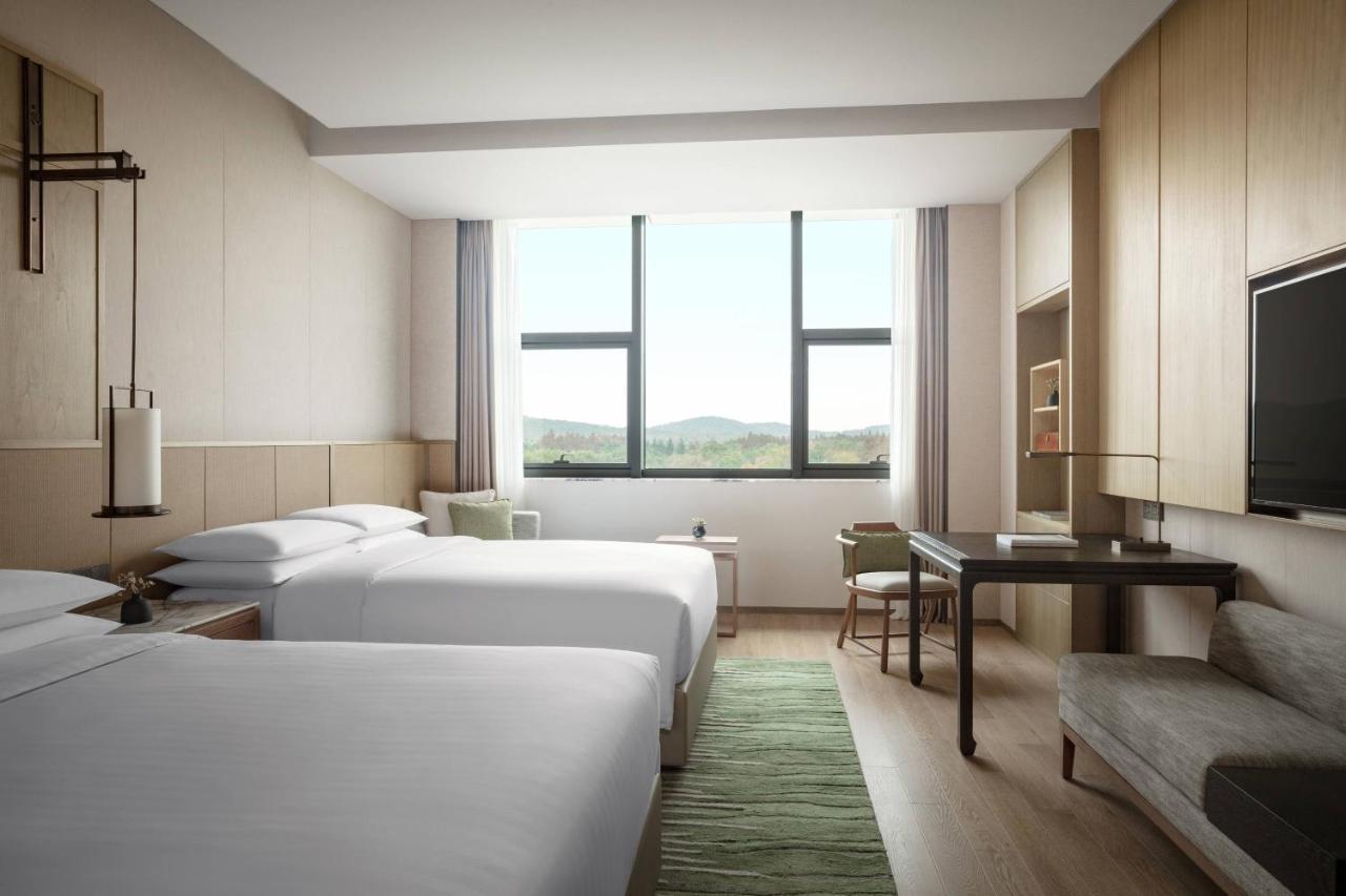 Wuxi Marriott Hotel Lihu Lake Exterior photo